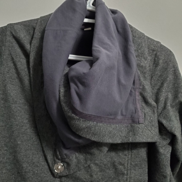 Lululemon Savasana Wrap Jacket- Charcoal Grey, Size 4 - Picture 9 of 12